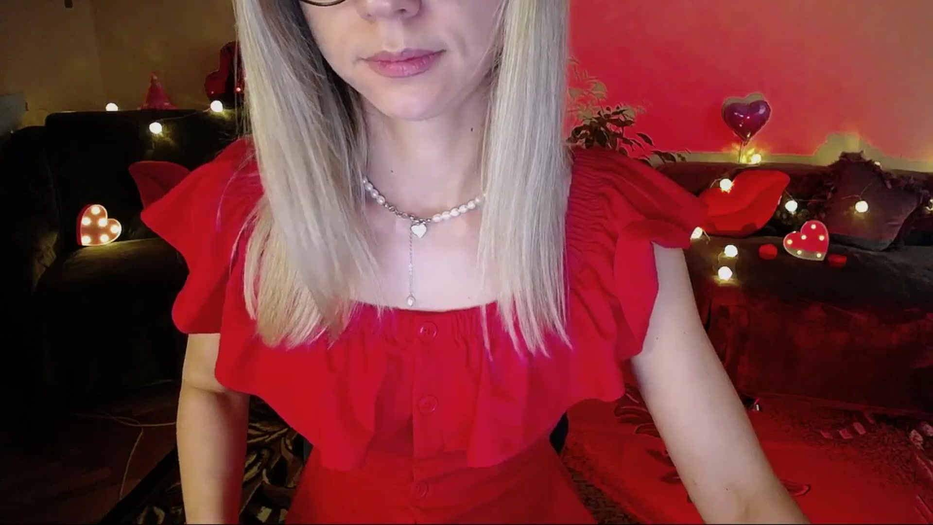 Gallery image thumbnail from Sunshine_alis's myfreecams stream on, 06/05/2025, 19:20 image 11 of 20