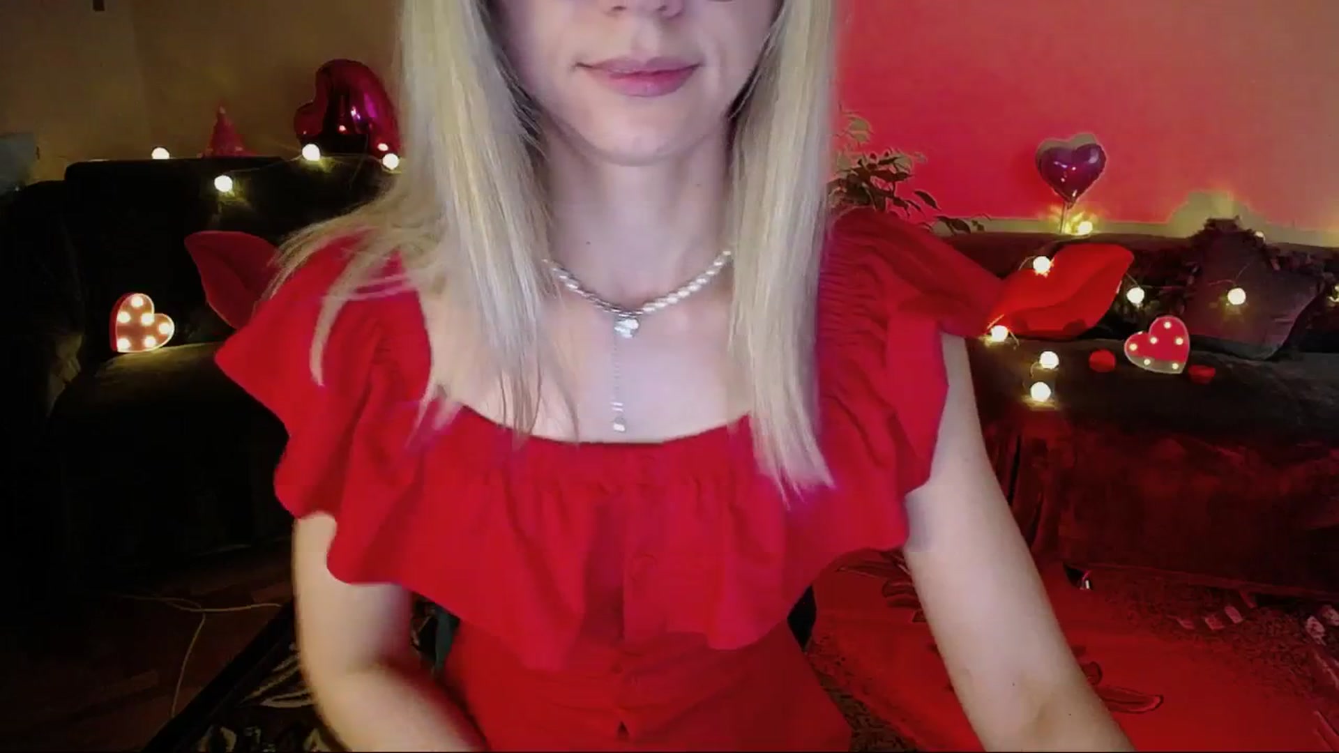 Gallery image thumbnail from Sunshine_alis's myfreecams stream on, 06/05/2025, 19:20 image 17 of 20