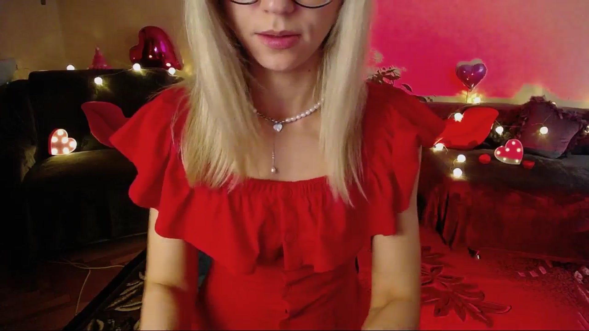 Gallery image thumbnail from Sunshine_alis's myfreecams stream on, 06/05/2025, 19:20 image 6 of 20