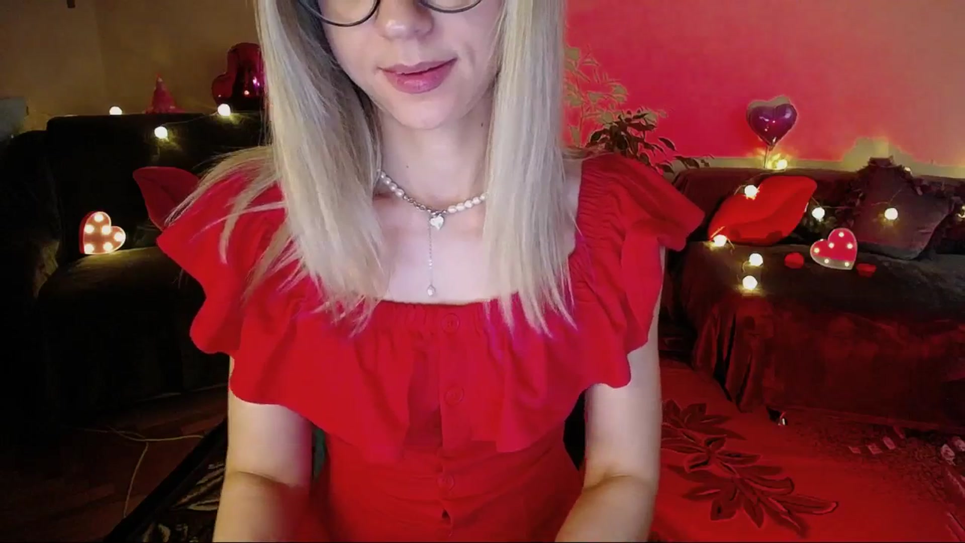Gallery image thumbnail from Sunshine_alis's myfreecams stream on, 06/05/2025, 19:20 image 19 of 20