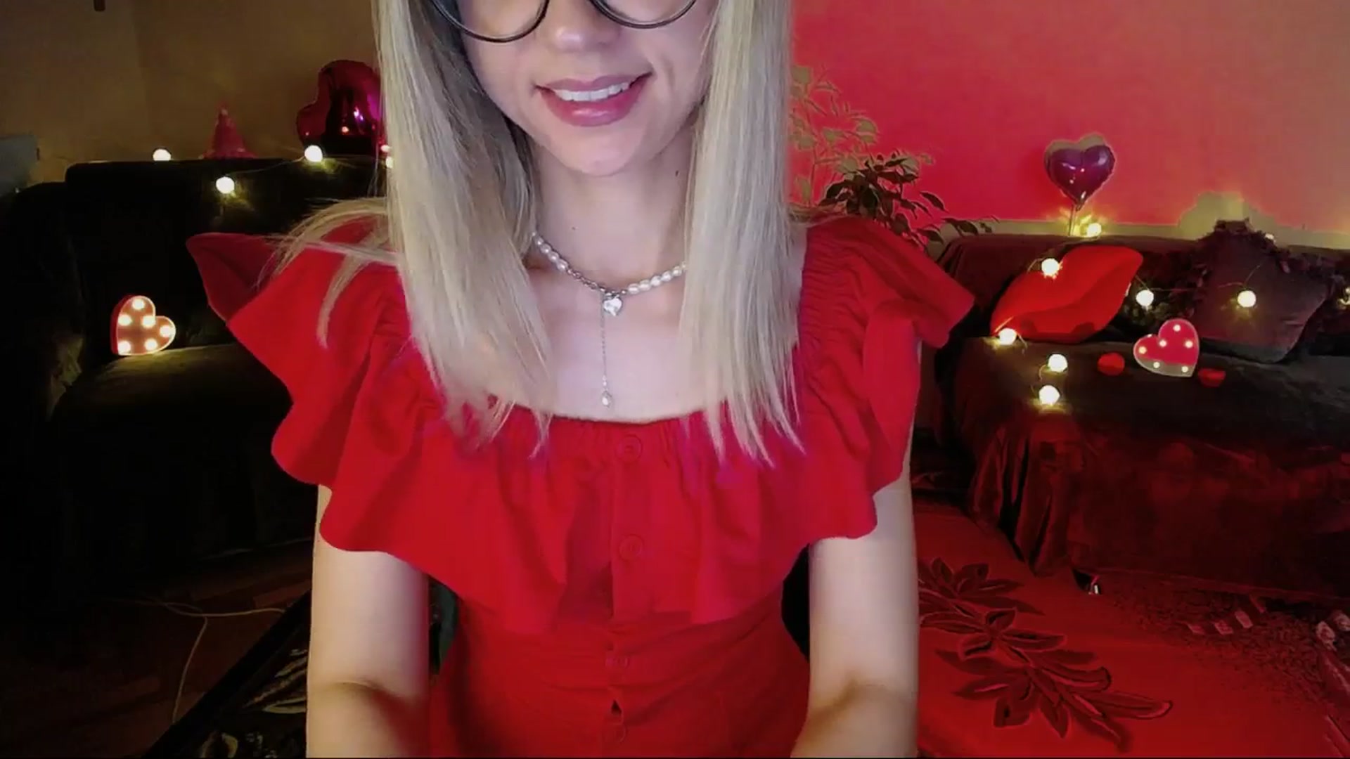 Gallery image thumbnail from Sunshine_alis's myfreecams stream on, 06/05/2025, 19:20 image 18 of 20