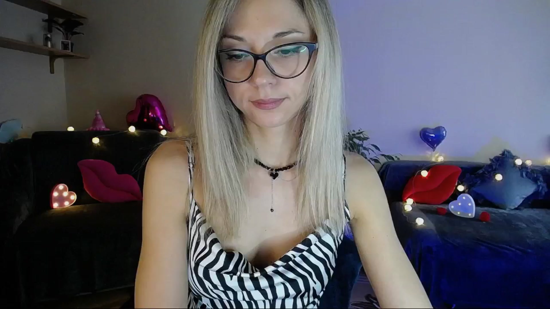 Gallery image thumbnail from Sunshine_alis's myfreecams stream on, 06/06/2025, 15:49 image 9 of 20