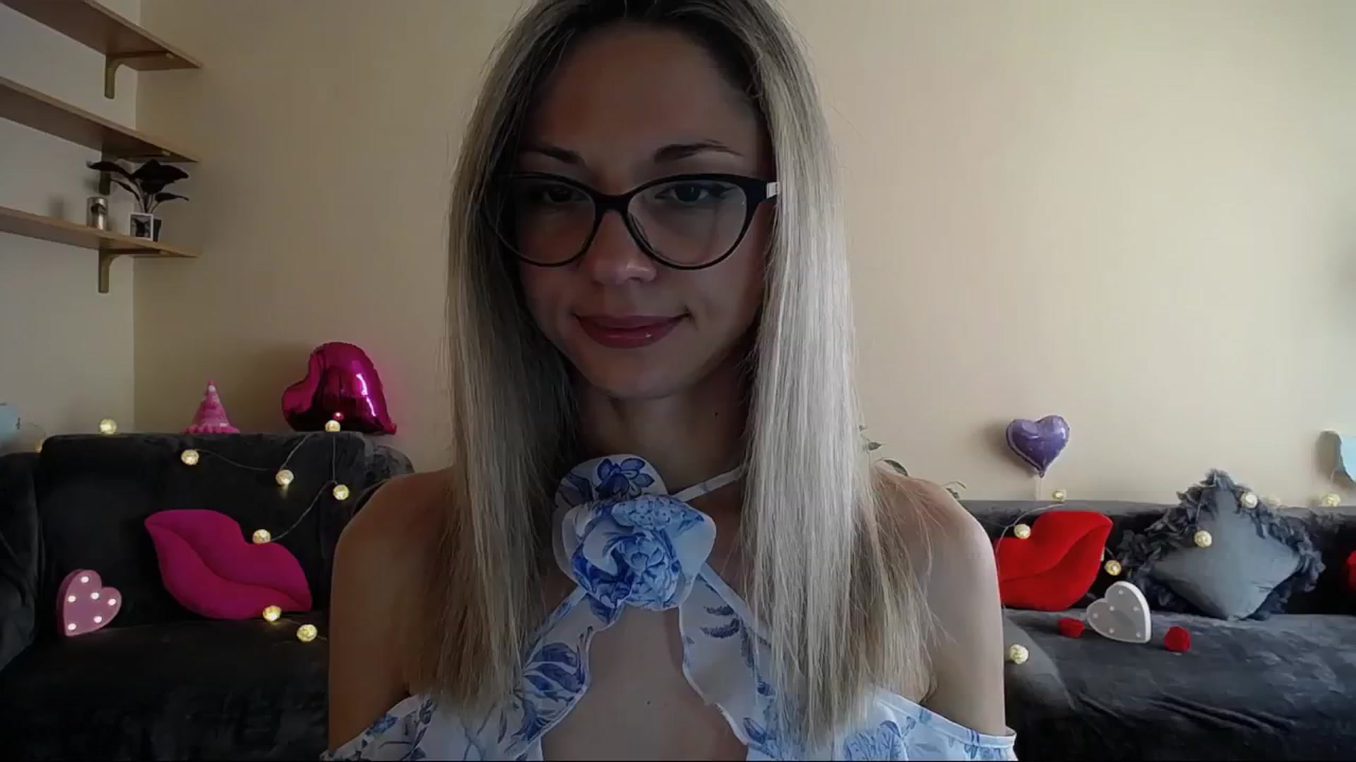 Gallery image thumbnail from Sunshine_alis's myfreecams stream on, 06/07/2025, 15:20 image 15 of 20