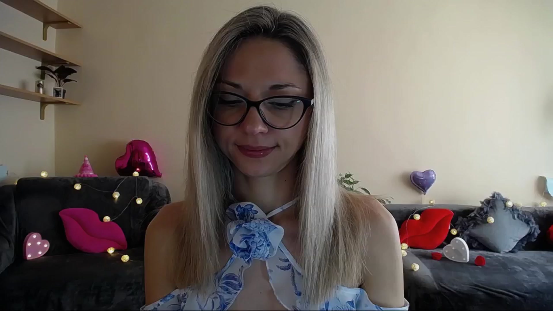 Gallery image thumbnail from Sunshine_alis's myfreecams stream on, 06/07/2025, 15:20 image 6 of 20