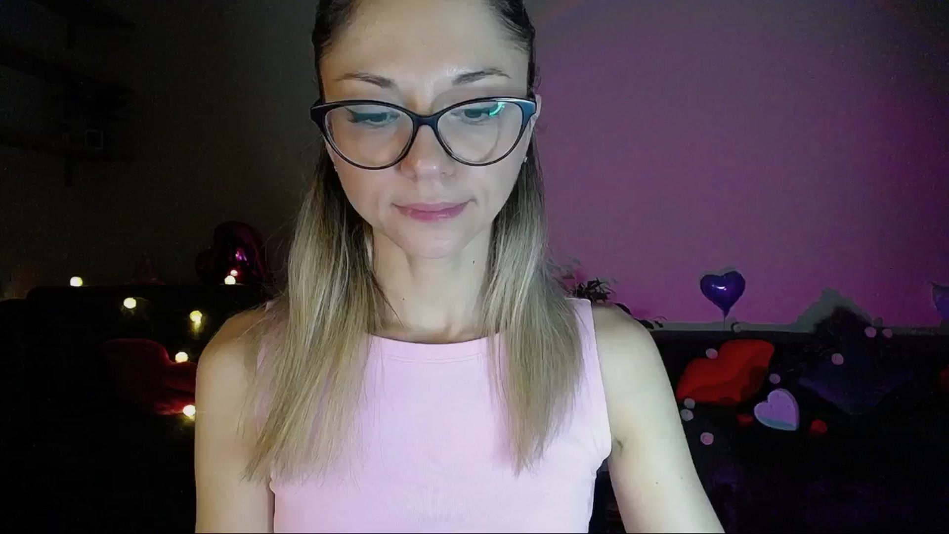 Gallery image thumbnail from Sunshine_alis's myfreecams stream on, 06/08/2025, 19:37 image 6 of 20