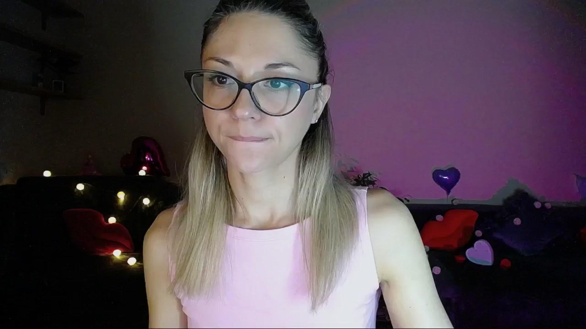 Gallery image thumbnail from Sunshine_alis's myfreecams stream on, 06/08/2025, 19:37 image 2 of 20