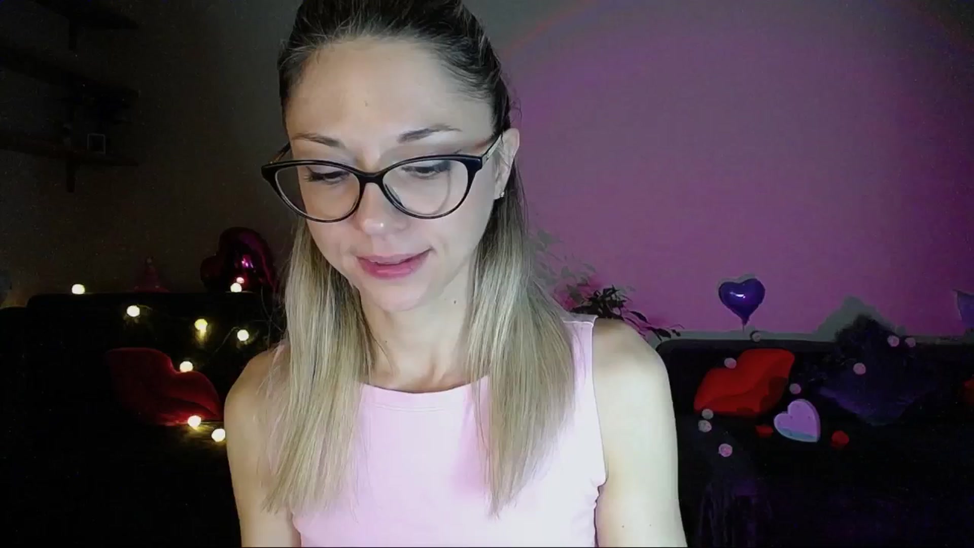 Gallery image thumbnail from Sunshine_alis's myfreecams stream on, 06/08/2025, 19:37 image 3 of 20