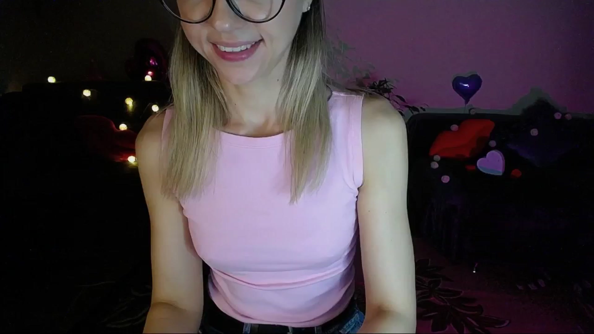 Gallery image thumbnail from Sunshine_alis's myfreecams stream on, 06/08/2025, 19:37 image 15 of 20