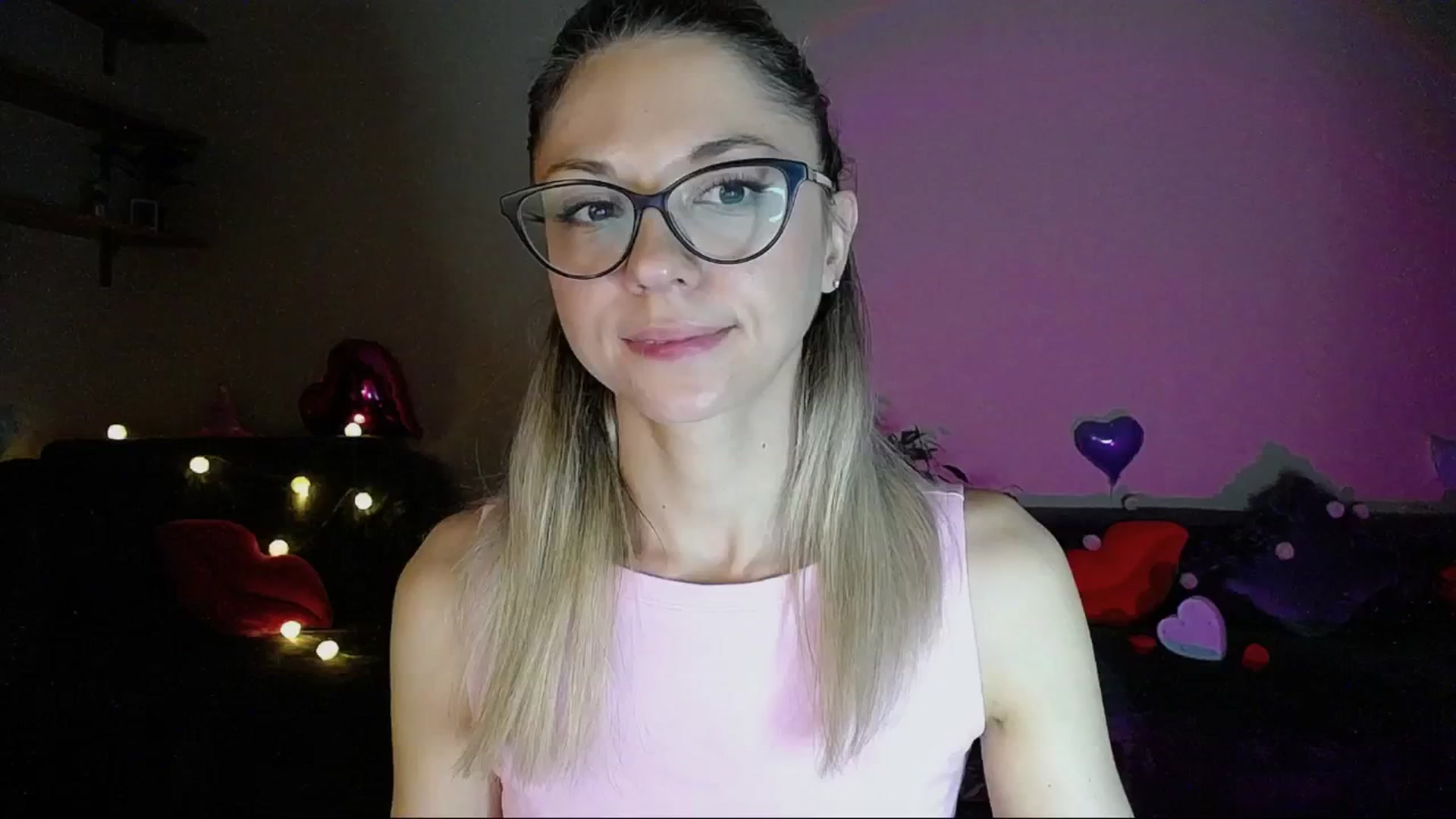 Gallery image thumbnail from Sunshine_alis's myfreecams stream on, 06/08/2025, 19:37 image 4 of 20