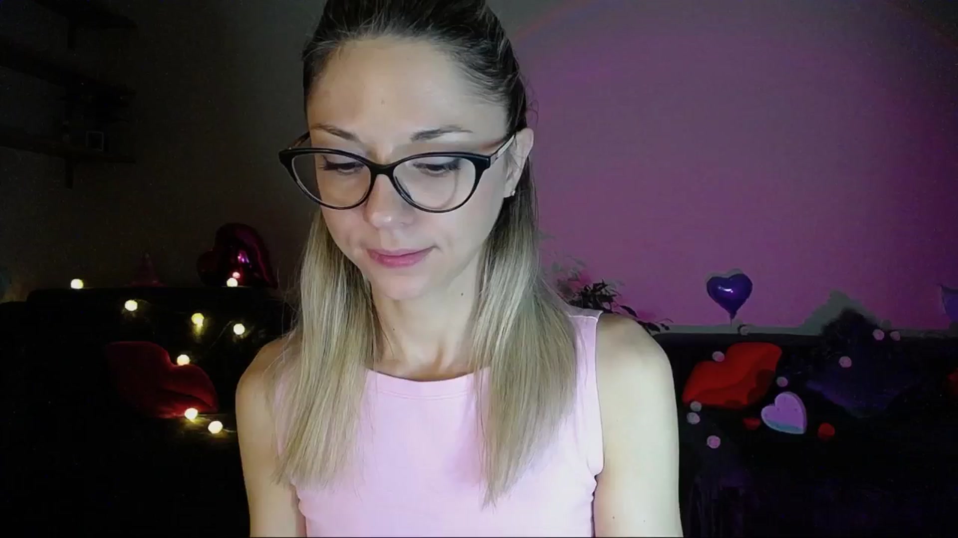 Gallery image thumbnail from Sunshine_alis's myfreecams stream on, 06/08/2025, 19:37 image 5 of 20