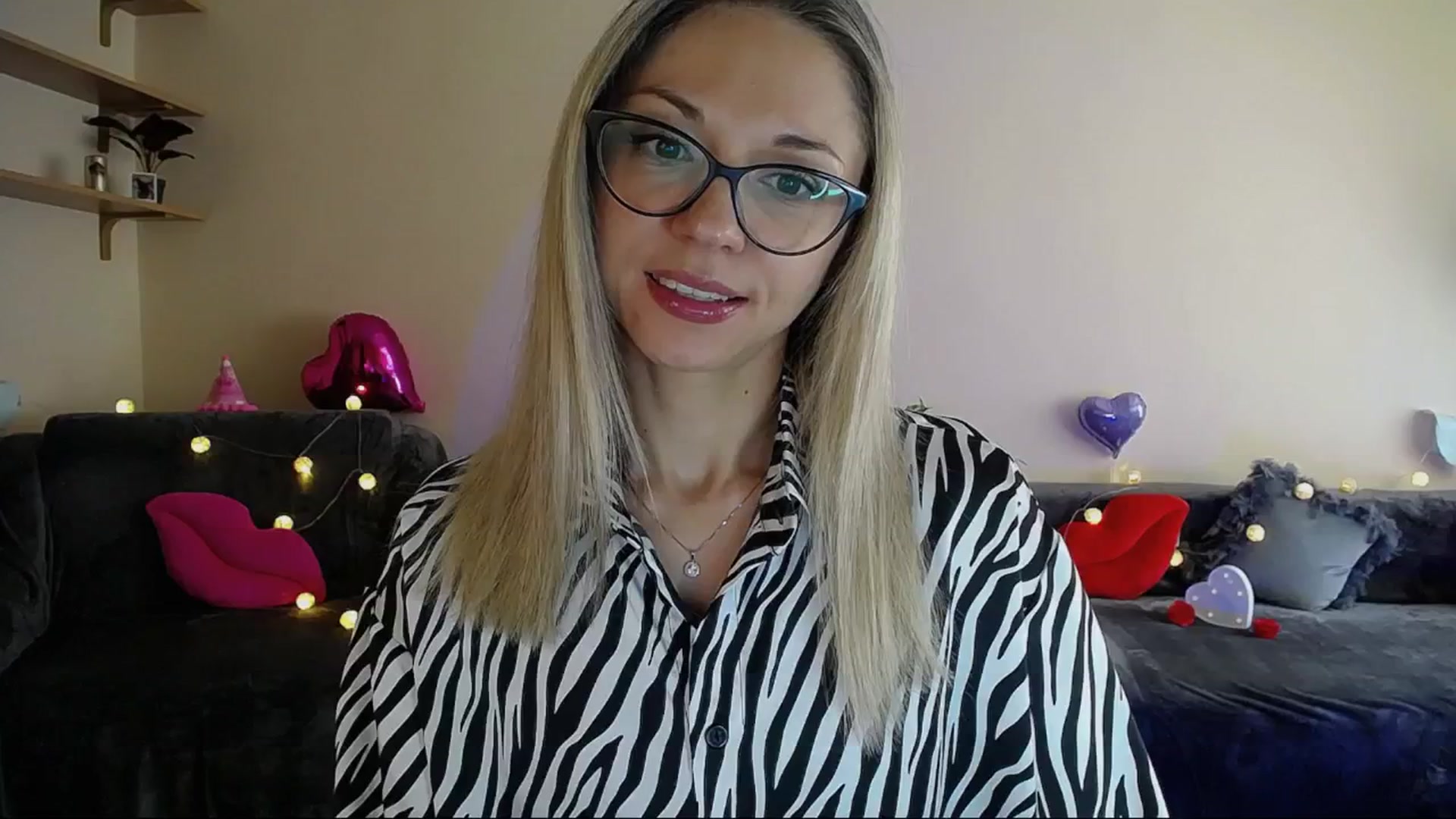 Gallery image thumbnail from Sunshine_alis's myfreecams stream on, 06/11/2025, 14:21 image 1 of 20