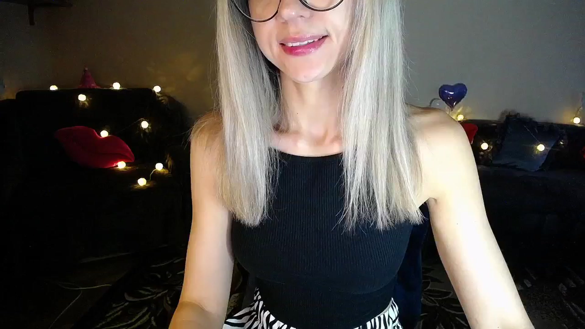 Gallery image thumbnail from Sunshine_alis's myfreecams stream on, 06/18/2025, 18:35 image 6 of 20