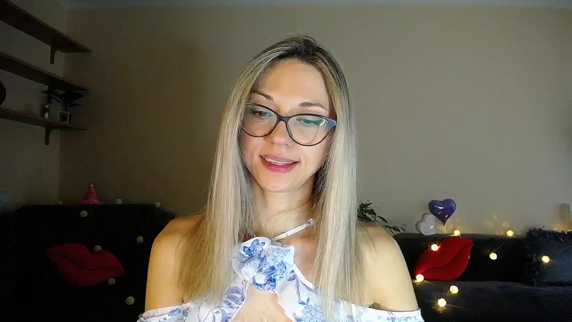 Gallery image thumbnail from Sunshine_alis's myfreecams stream on, 06/19/2025, 17:25 image 14 of 20