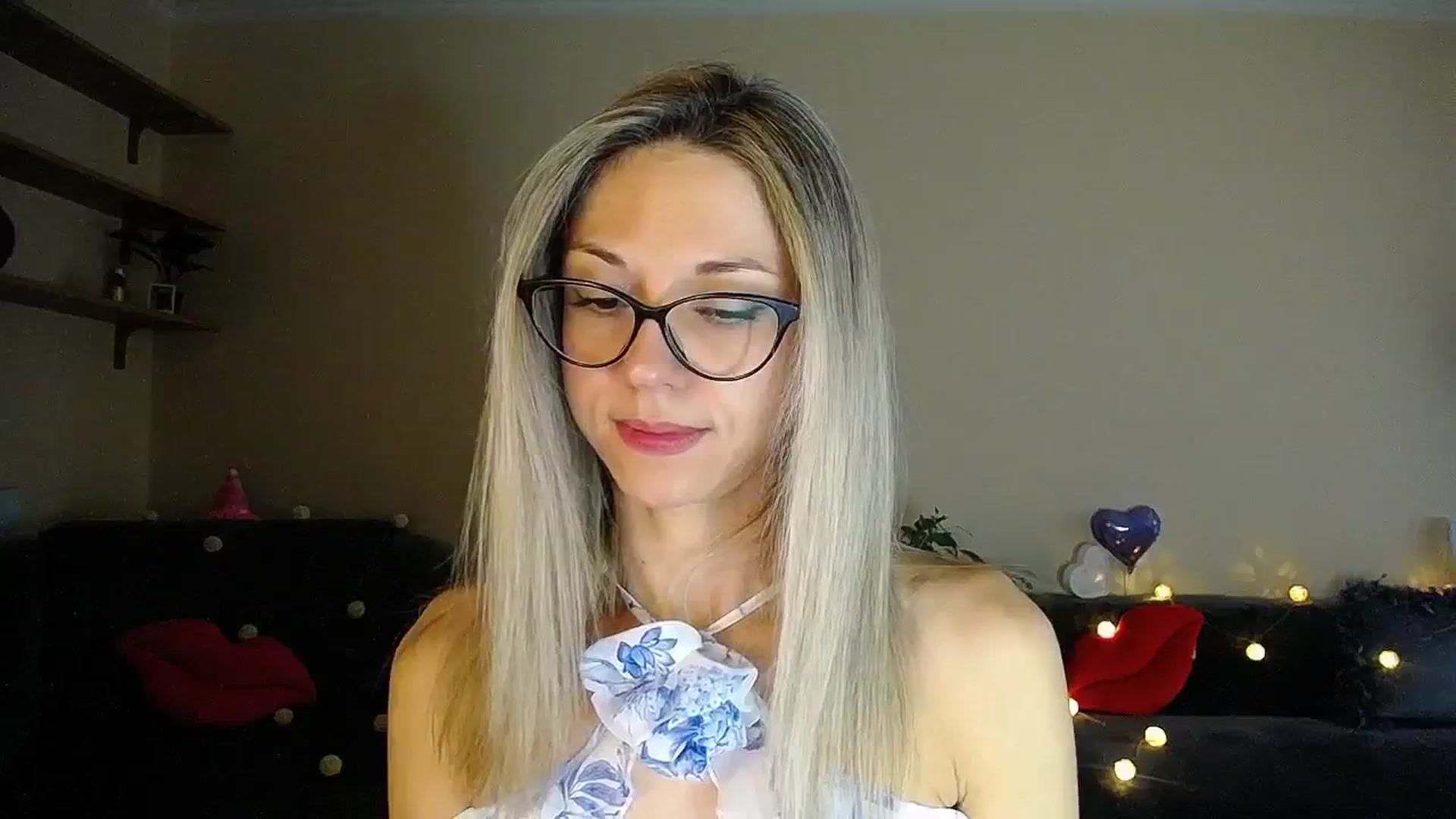Gallery image thumbnail from Sunshine_alis's myfreecams stream on, 06/19/2025, 17:25 image 15 of 20
