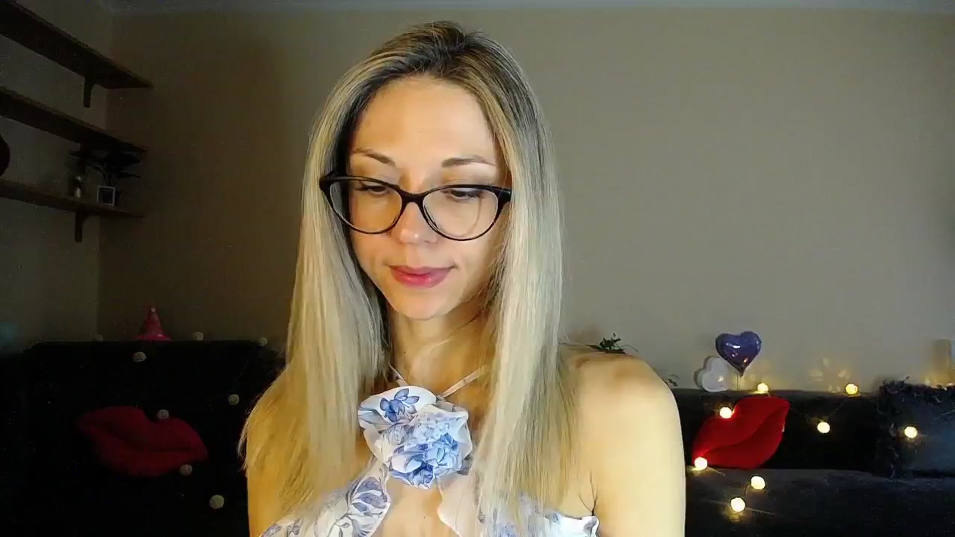 Gallery image thumbnail from Sunshine_alis's myfreecams stream on, 06/19/2025, 17:25 image 17 of 20