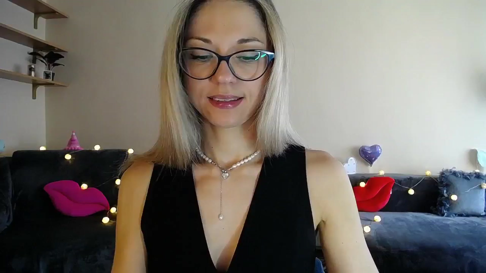 Gallery image thumbnail from Sunshine_alis's myfreecams stream on, 06/21/2025, 14:26 image 5 of 20