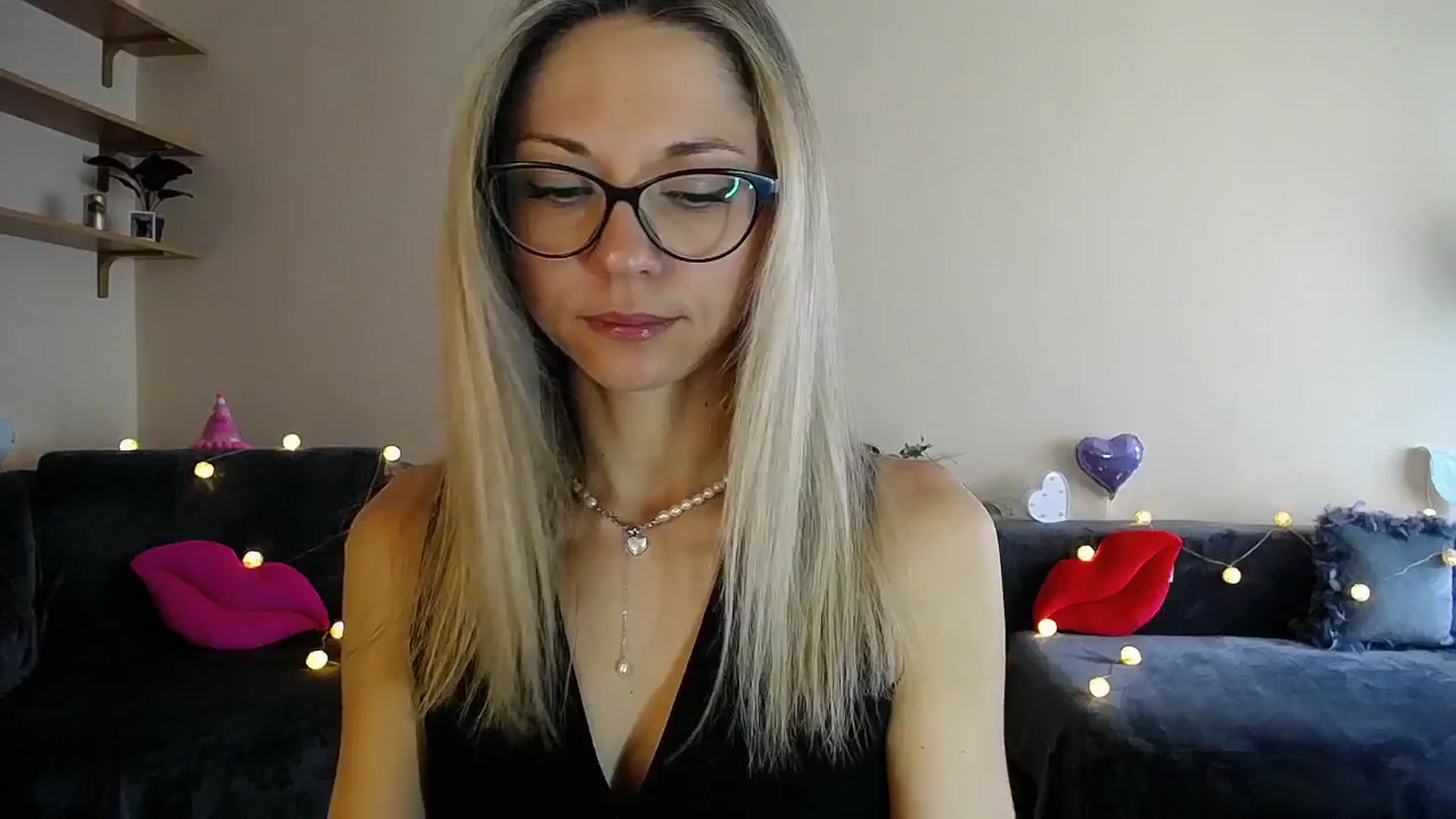 Gallery image thumbnail from Sunshine_alis's myfreecams stream on, 06/21/2025, 14:26 image 2 of 20