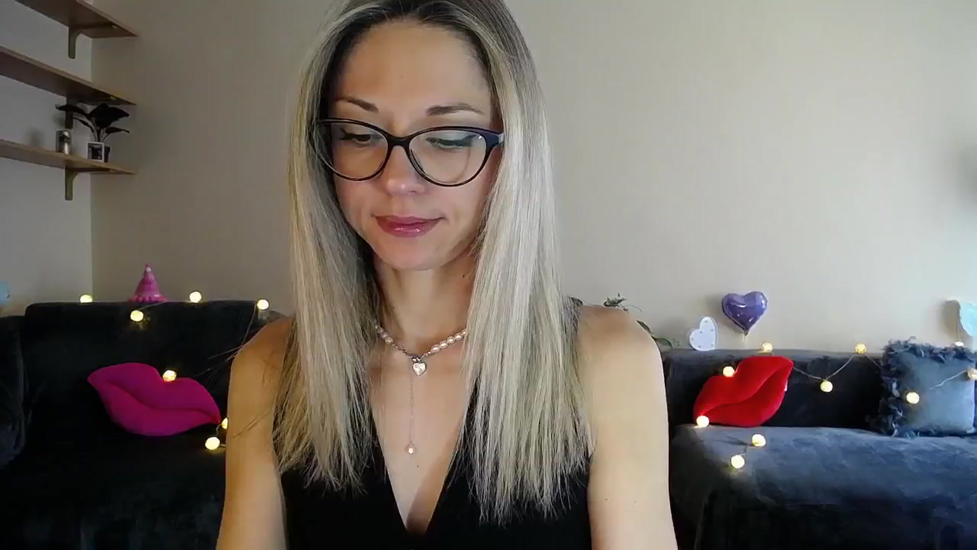 Gallery image thumbnail from Sunshine_alis's myfreecams stream on, 06/21/2025, 14:26 image 3 of 20