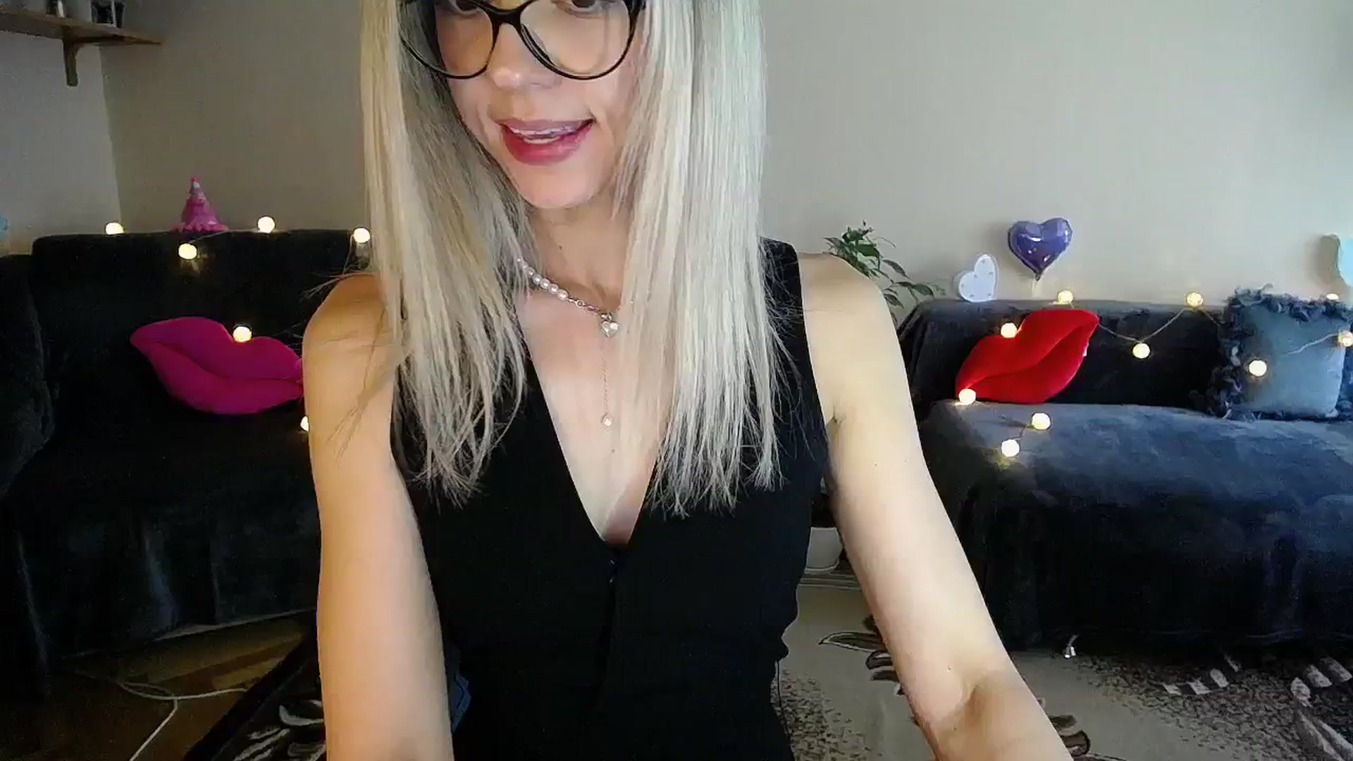 Gallery image thumbnail from Sunshine_alis's myfreecams stream on, 06/21/2025, 16:46 image 11 of 20