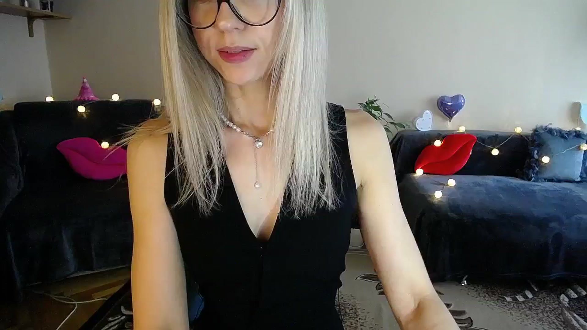 Gallery image thumbnail from Sunshine_alis's myfreecams stream on, 06/21/2025, 16:46 image 10 of 20