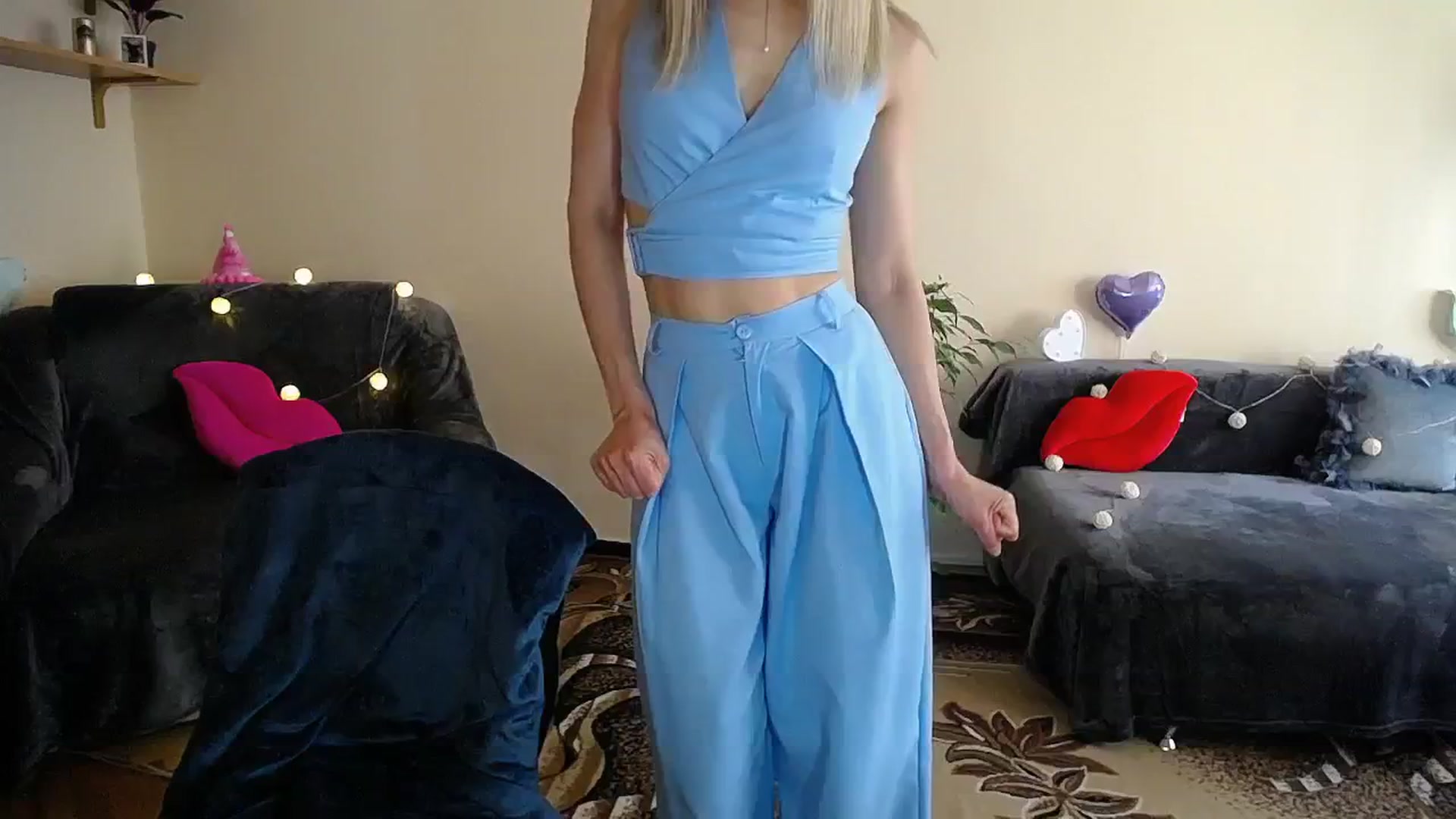 Gallery image thumbnail from Sunshine_alis's myfreecams stream on, 06/23/2025, 16:08 image 13 of 20