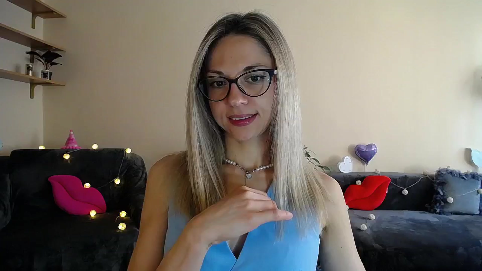 Gallery image thumbnail from Sunshine_alis's myfreecams stream on, 06/23/2025, 16:08 image 10 of 20