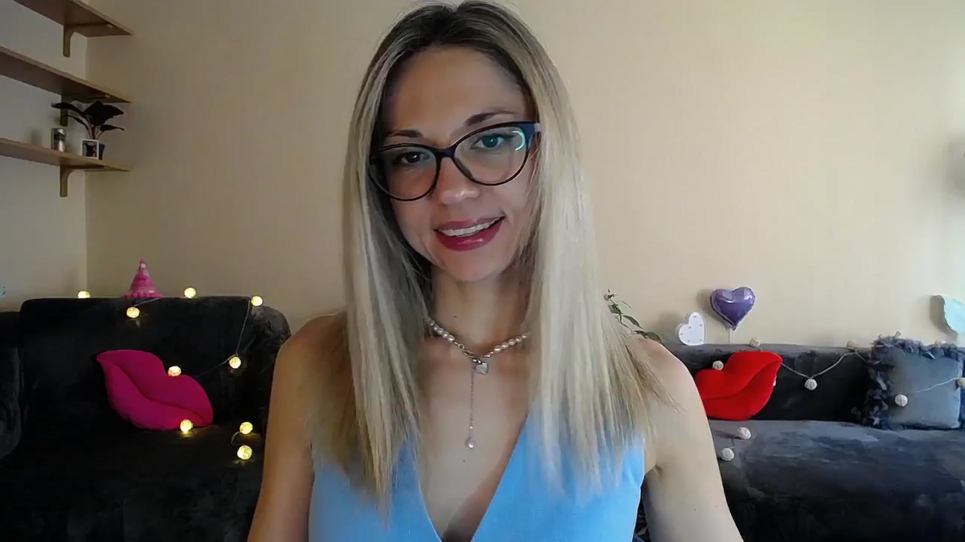 Gallery image thumbnail from Sunshine_alis's myfreecams stream on, 06/23/2025, 16:08 image 11 of 20