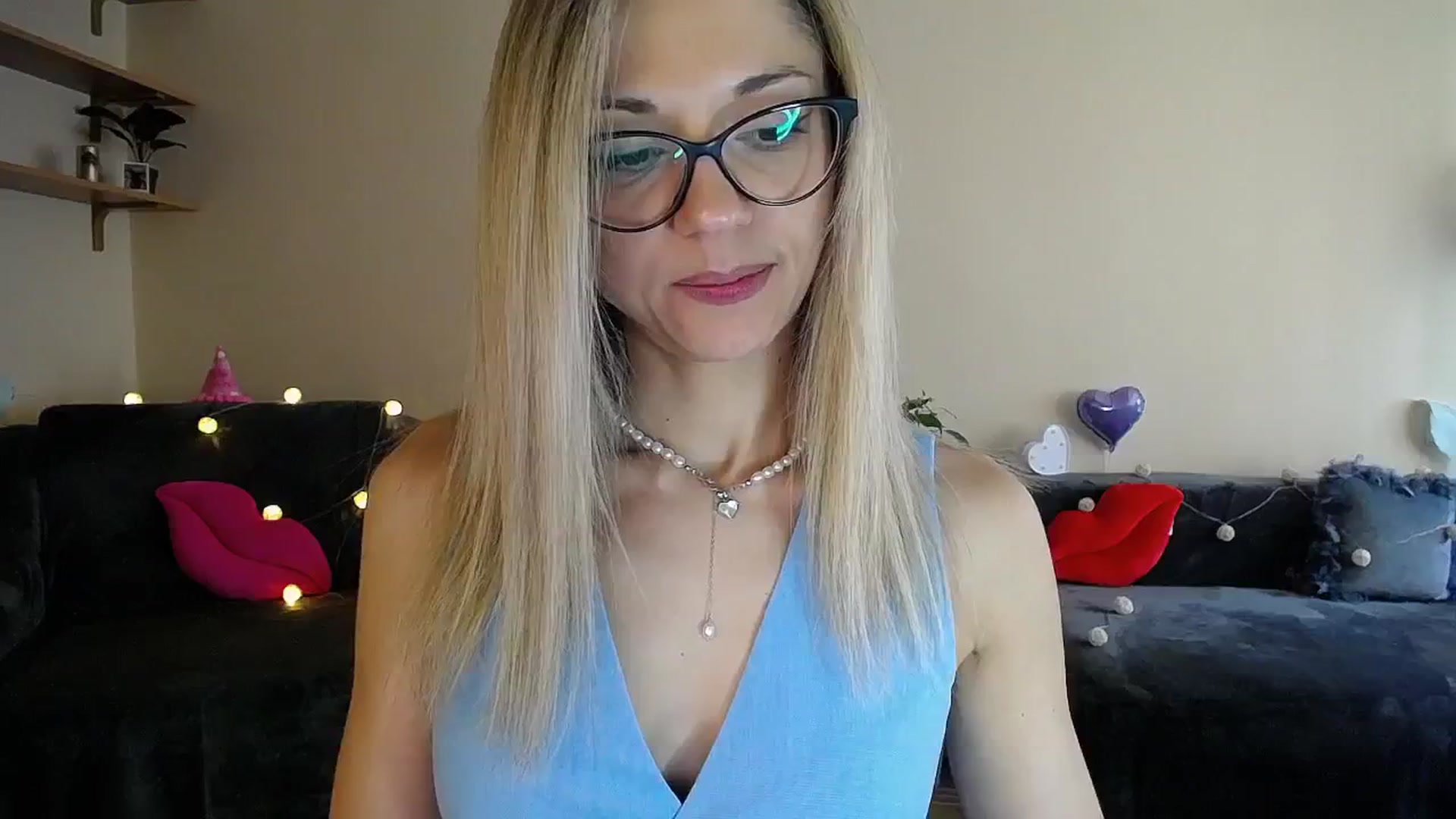 Gallery image thumbnail from Sunshine_alis's myfreecams stream on, 06/23/2025, 16:08 image 14 of 20