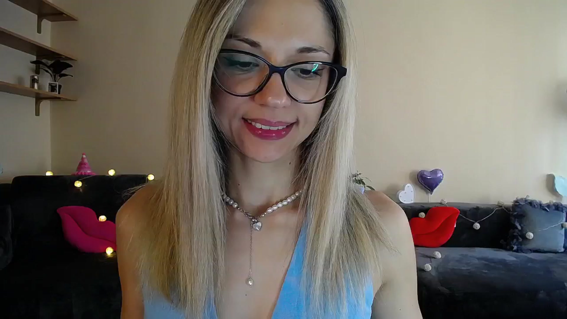 Gallery image thumbnail from Sunshine_alis's myfreecams stream on, 06/23/2025, 16:08 image 12 of 20