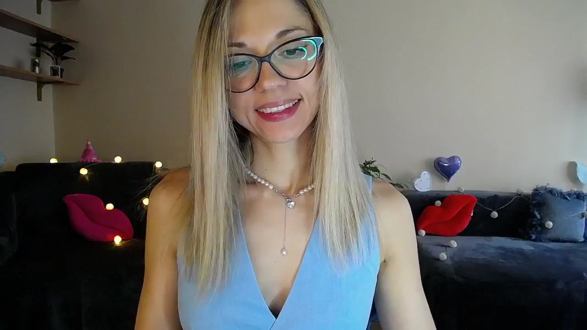 Gallery image thumbnail from Sunshine_alis's myfreecams stream on, 06/23/2025, 16:08 image 16 of 20