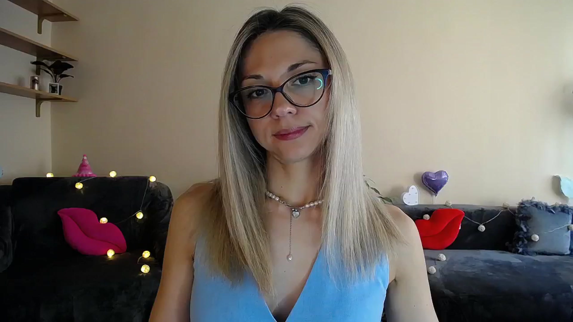 Gallery image thumbnail from Sunshine_alis's myfreecams stream on, 06/23/2025, 16:08 image 7 of 20