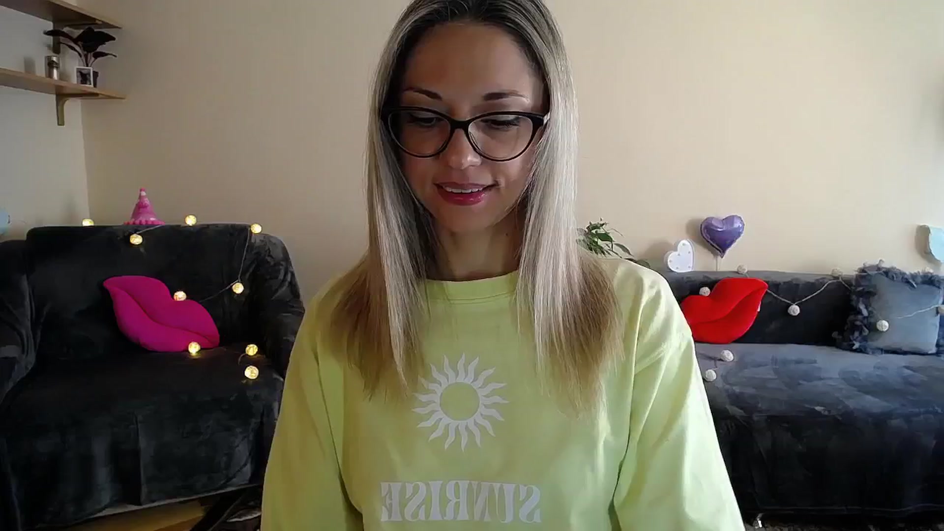 Gallery image thumbnail from Sunshine_alis's myfreecams stream on, 06/24/2025, 14:00 image 14 of 20
