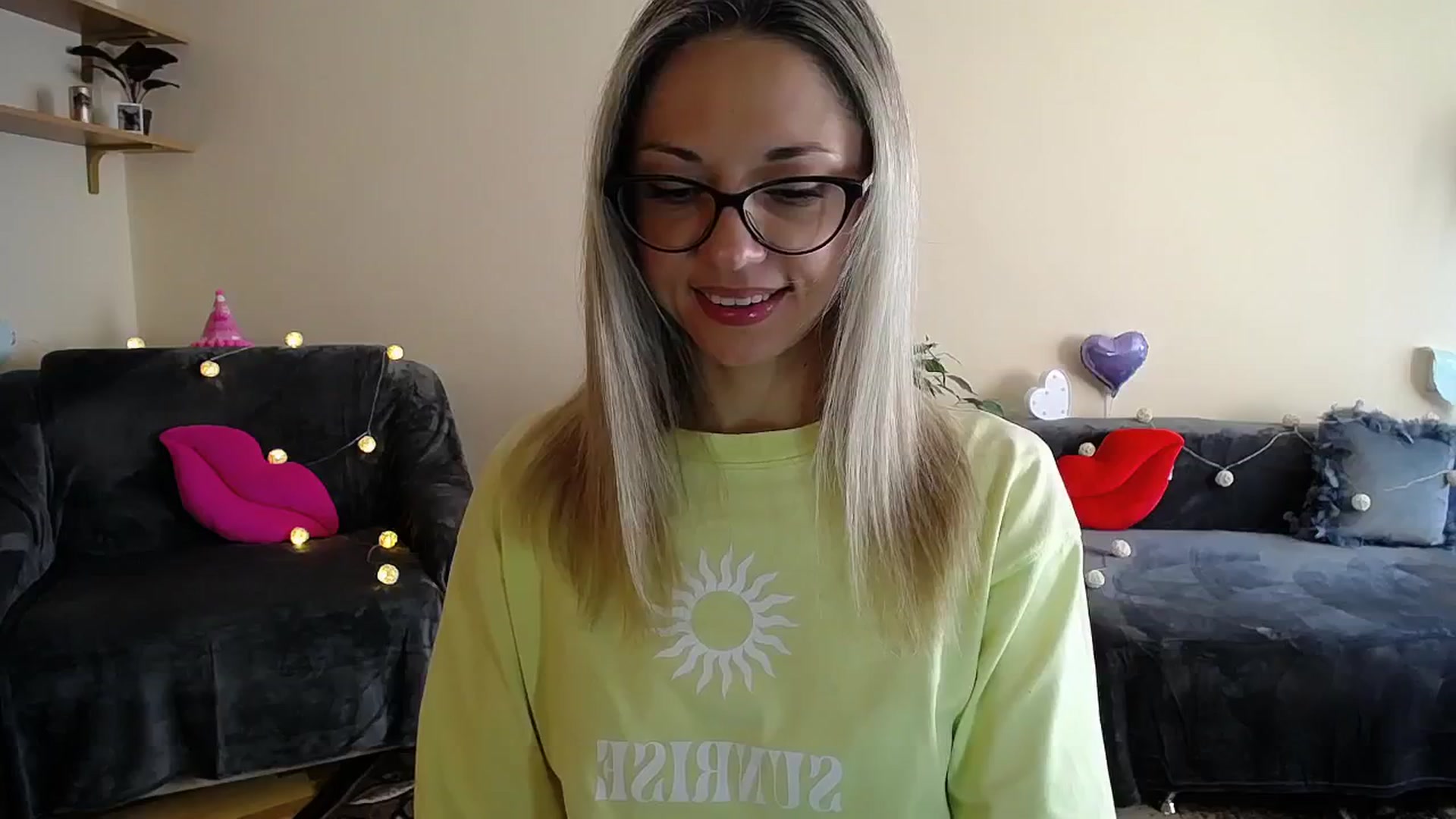 Gallery image thumbnail from Sunshine_alis's myfreecams stream on, 06/24/2025, 14:00 image 13 of 20