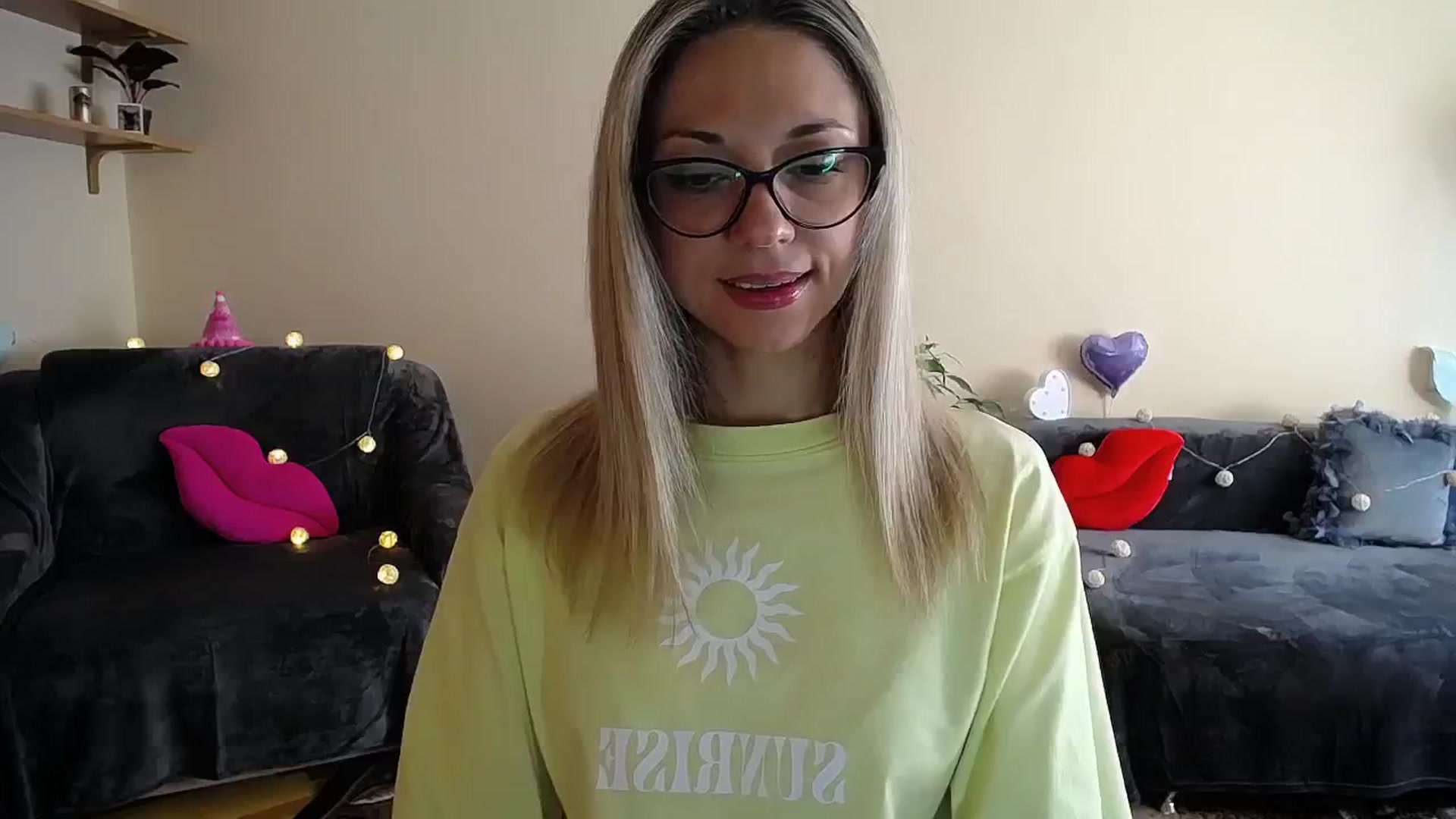Gallery image thumbnail from Sunshine_alis's myfreecams stream on, 06/24/2025, 14:00 image 8 of 20
