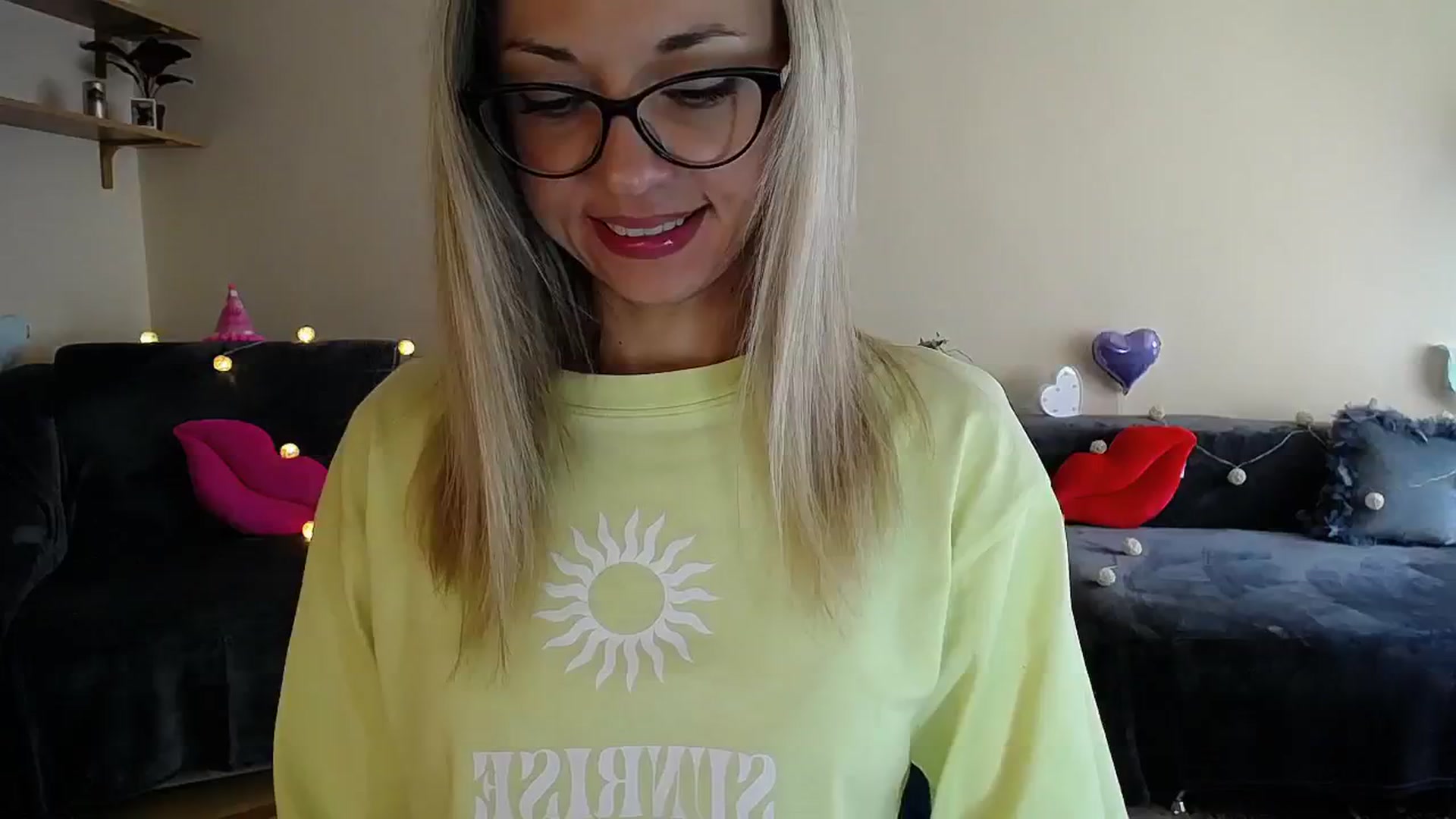 Gallery image thumbnail from Sunshine_alis's myfreecams stream on, 06/24/2025, 14:00 image 17 of 20