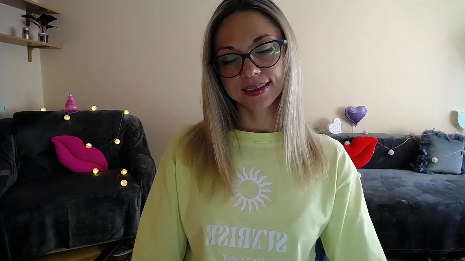Gallery image thumbnail from Sunshine_alis's myfreecams stream on, 06/24/2025, 14:00 image 7 of 20