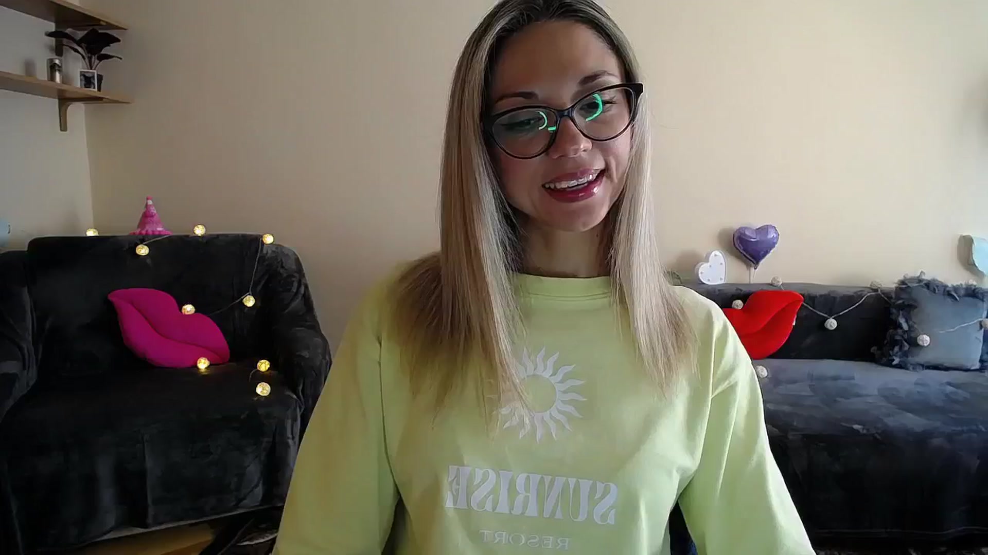 Gallery image thumbnail from Sunshine_alis's myfreecams stream on, 06/24/2025, 14:00 image 10 of 20