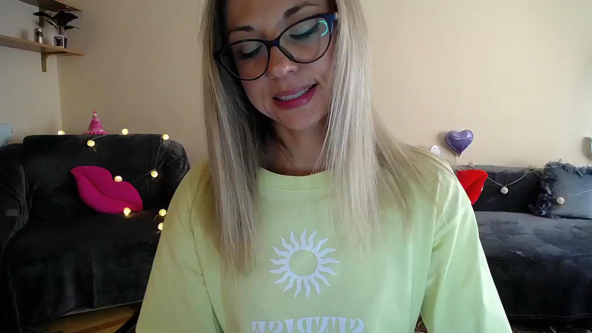Gallery image thumbnail from Sunshine_alis's myfreecams stream on, 06/24/2025, 16:11 image 6 of 20