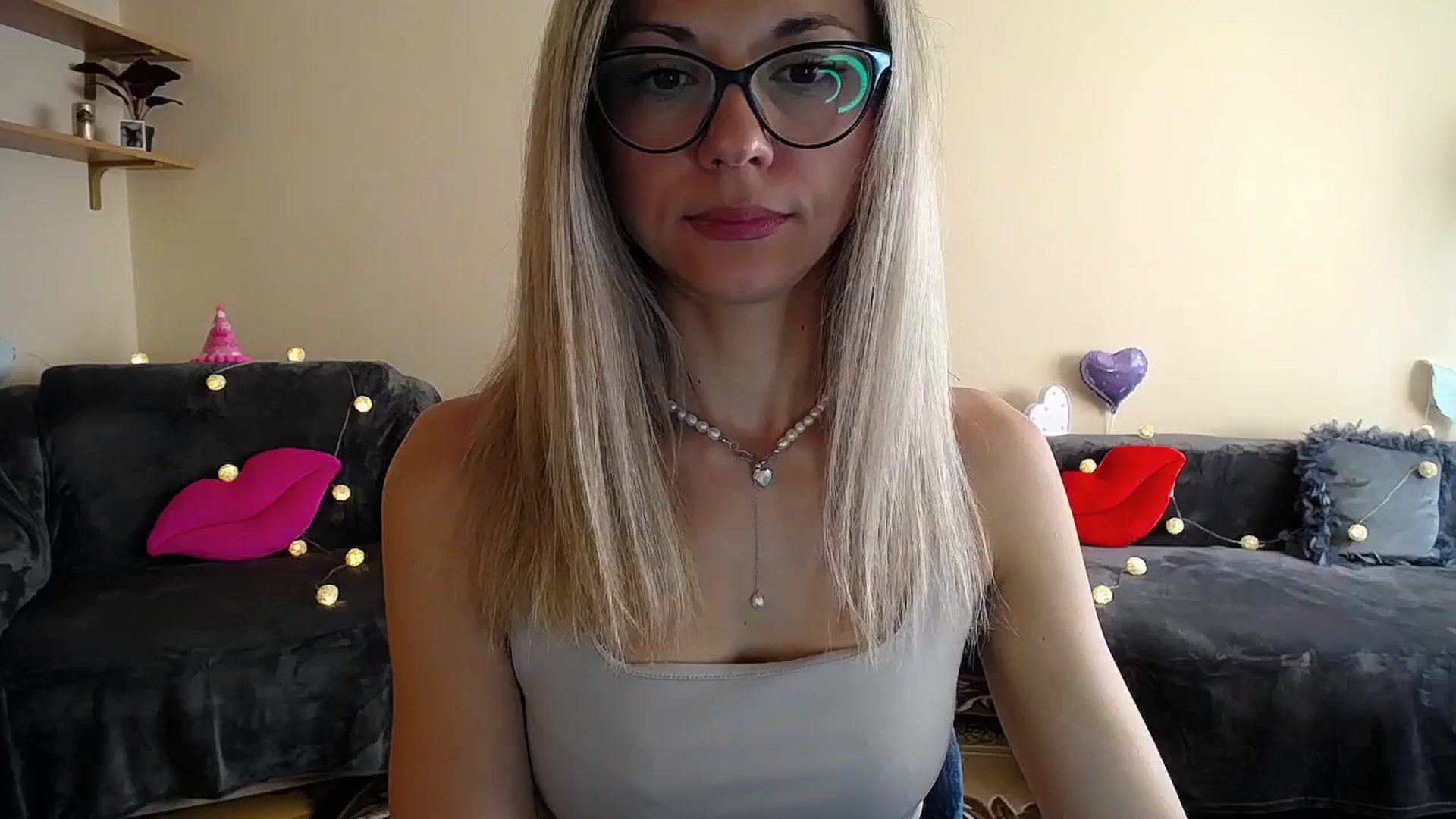 Gallery image thumbnail from Sunshine_alis's myfreecams stream on, 06/27/2025, 15:38 image 1 of 20