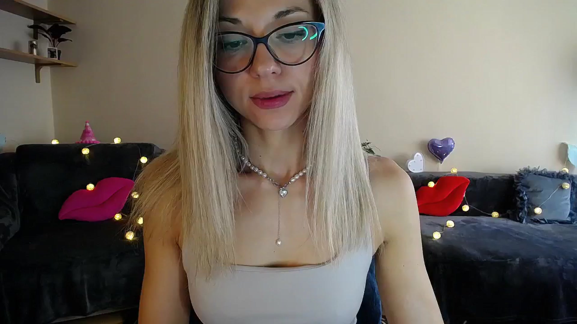 Gallery image thumbnail from Sunshine_alis's myfreecams stream on, 06/27/2025, 15:38 image 5 of 20