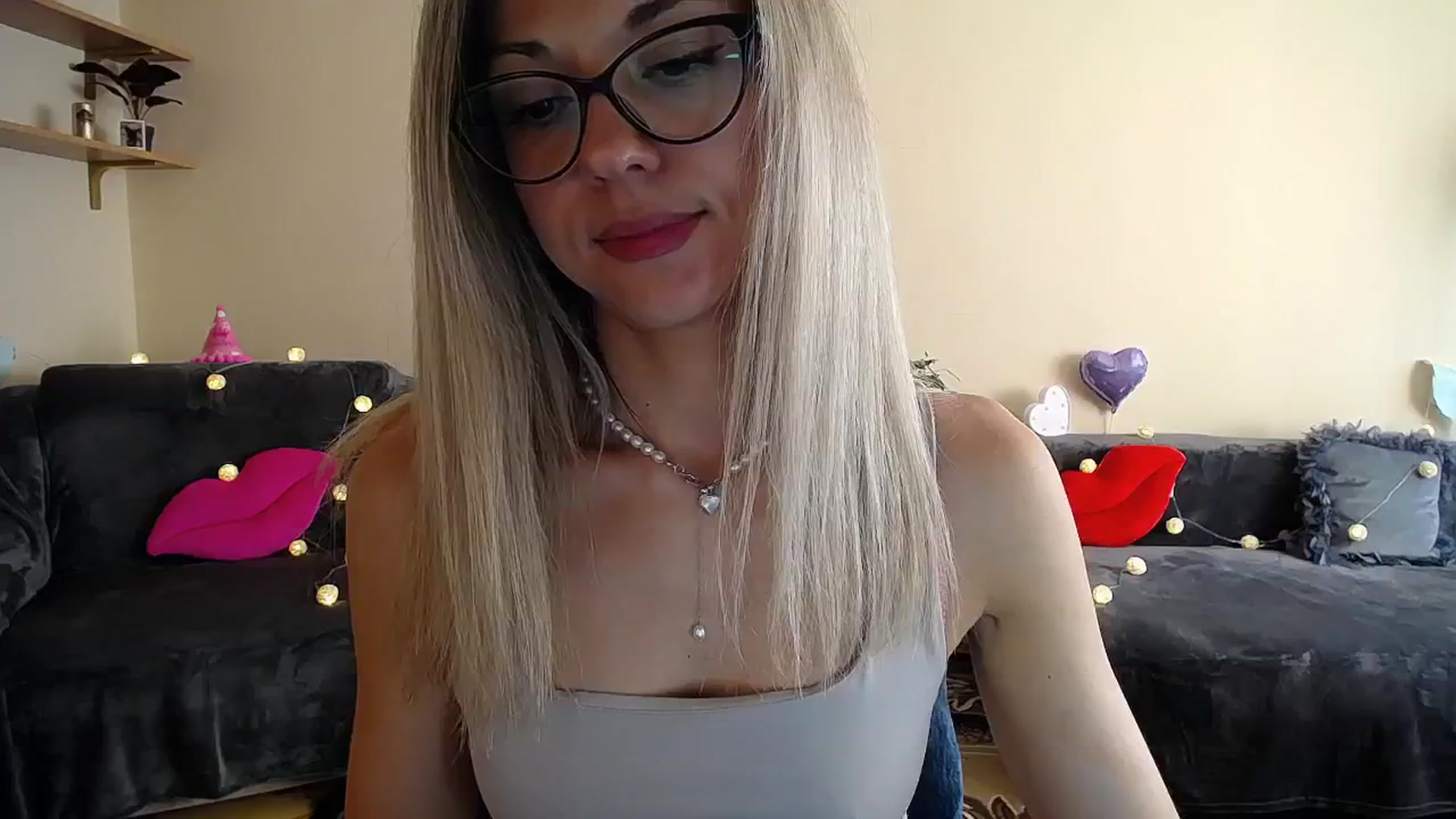 Gallery image thumbnail from Sunshine_alis's myfreecams stream on, 06/27/2025, 15:38 image 6 of 20
