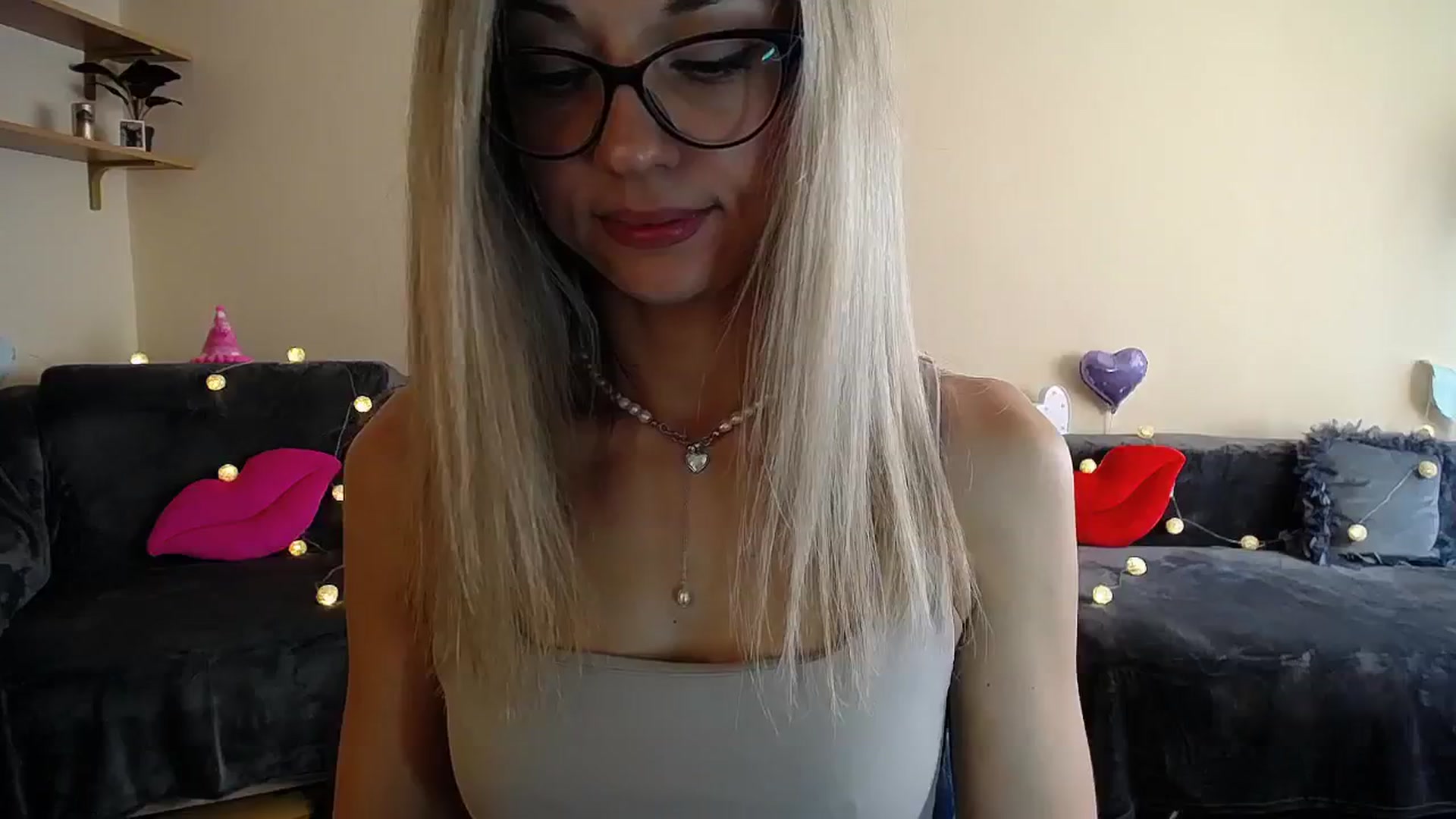 Gallery image thumbnail from Sunshine_alis's myfreecams stream on, 06/27/2025, 15:38 image 11 of 20