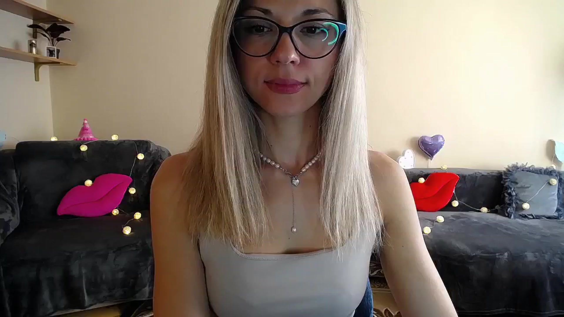 Gallery image thumbnail from Sunshine_alis's myfreecams stream on, 06/27/2025, 15:38 image 2 of 20
