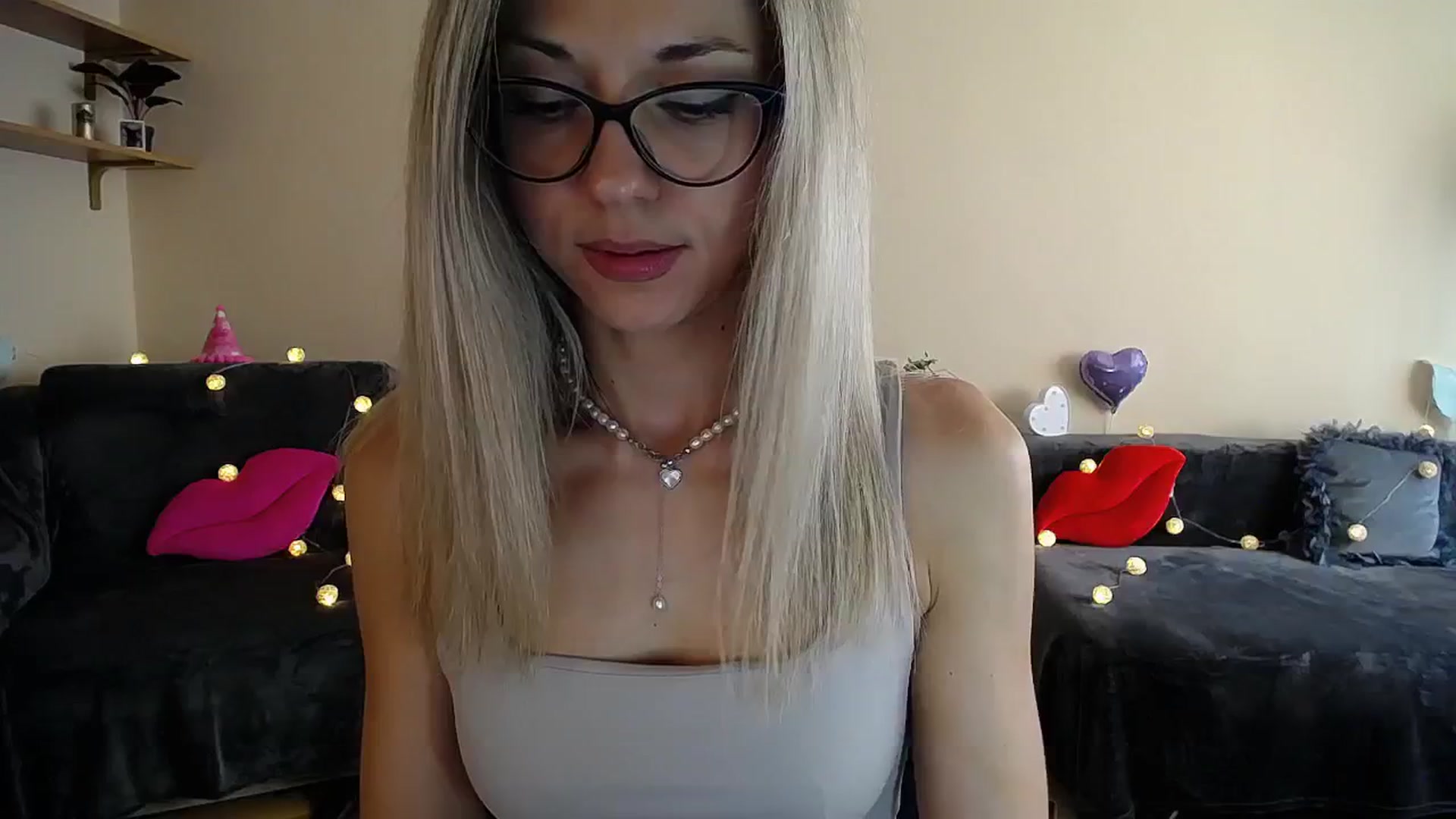 Gallery image thumbnail from Sunshine_alis's myfreecams stream on, 06/27/2025, 15:38 image 7 of 20