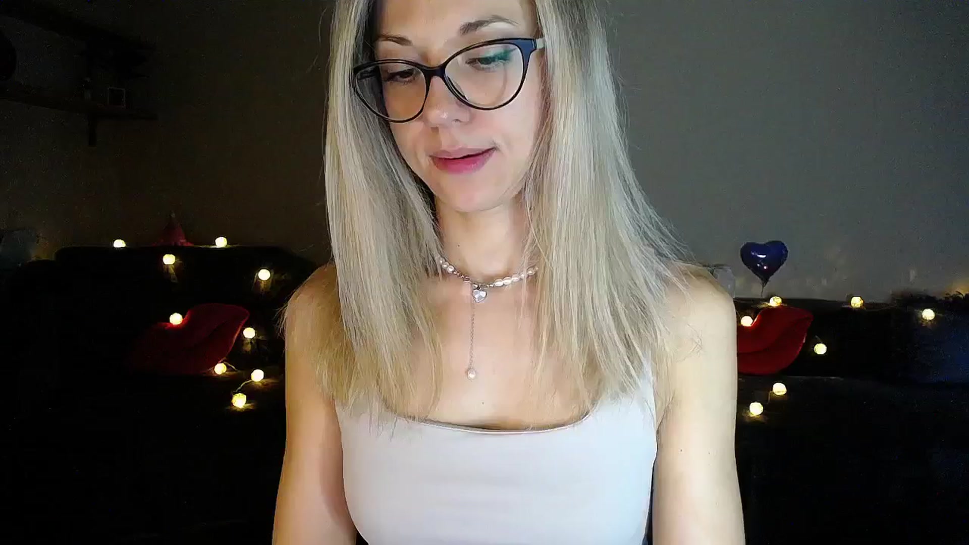 Gallery image thumbnail from Sunshine_alis's myfreecams stream on, 06/27/2025, 18:33 image 11 of 20