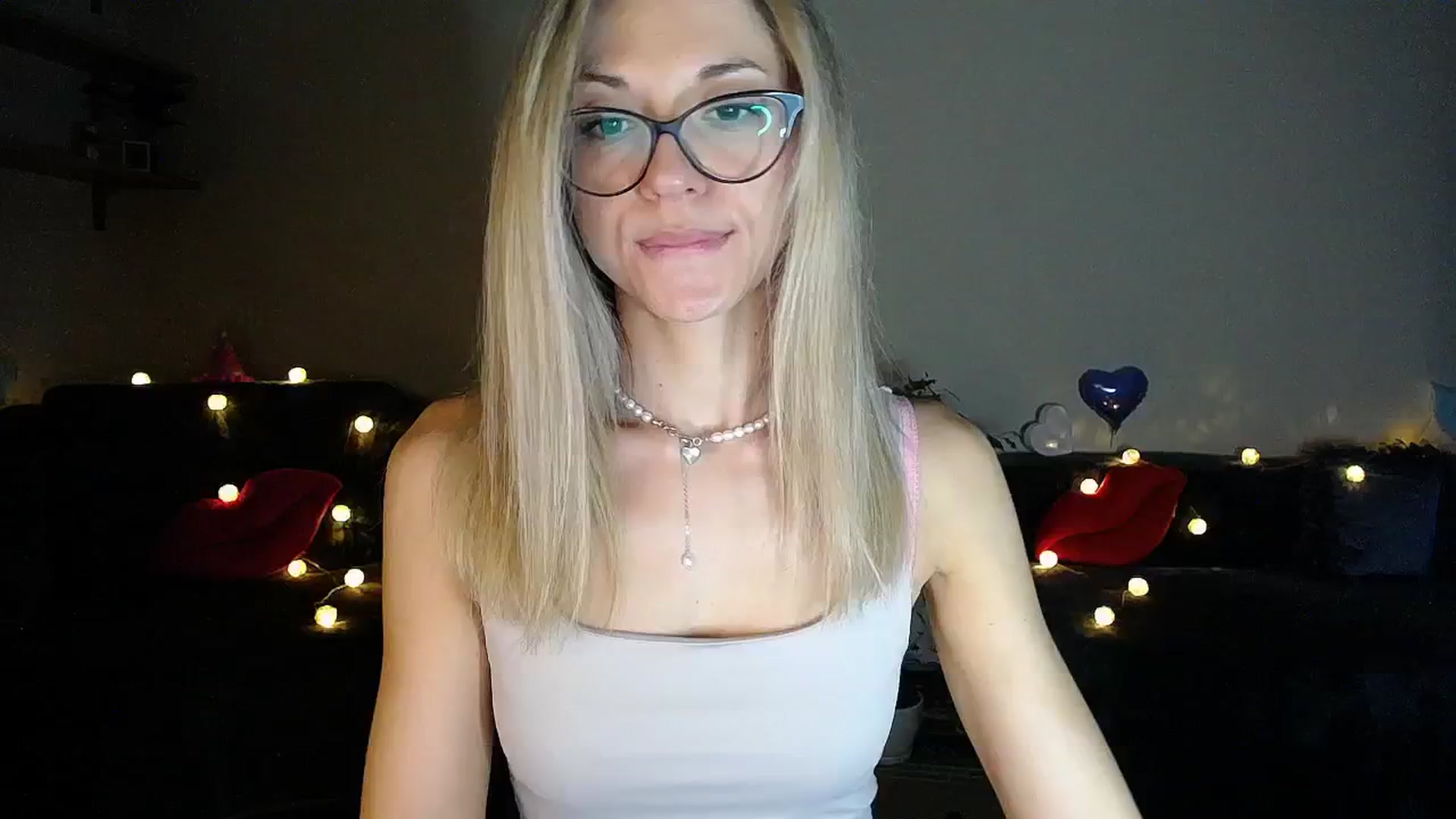 Gallery image thumbnail from Sunshine_alis's myfreecams stream on, 06/27/2025, 18:33 image 18 of 20