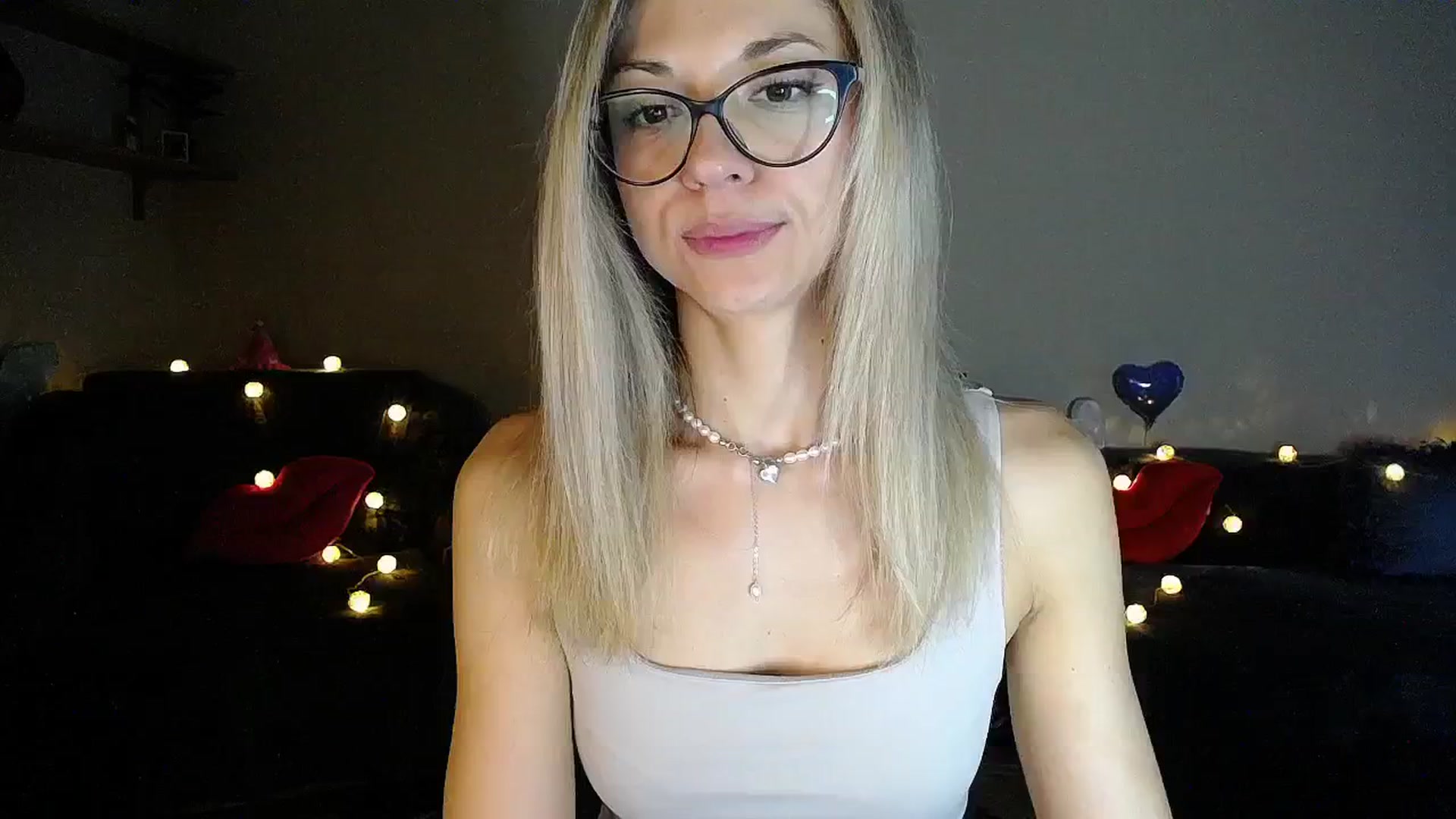 Gallery image thumbnail from Sunshine_alis's myfreecams stream on, 06/27/2025, 18:33 image 9 of 20