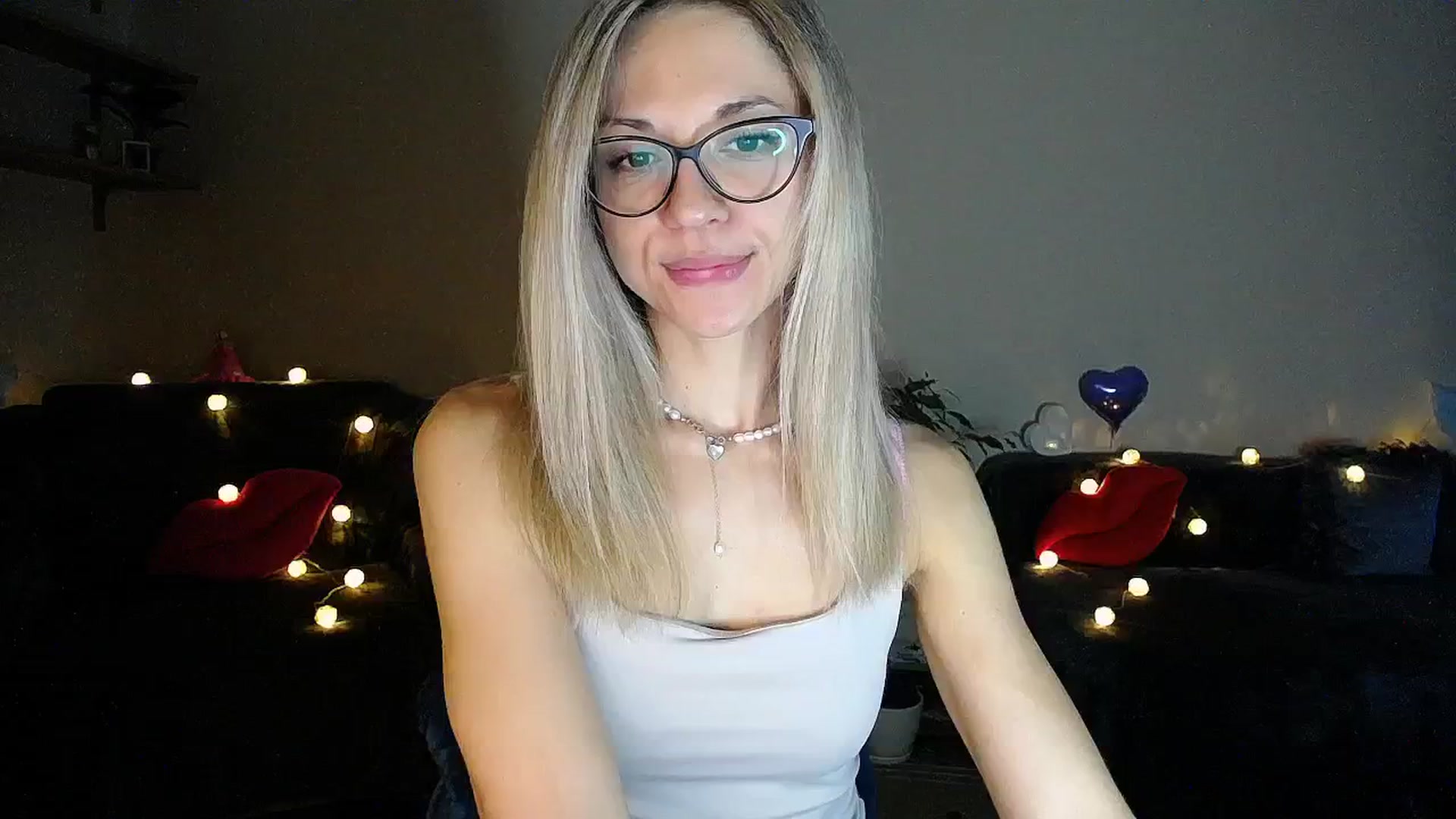 Gallery image thumbnail from Sunshine_alis's myfreecams stream on, 06/27/2025, 18:33 image 16 of 20