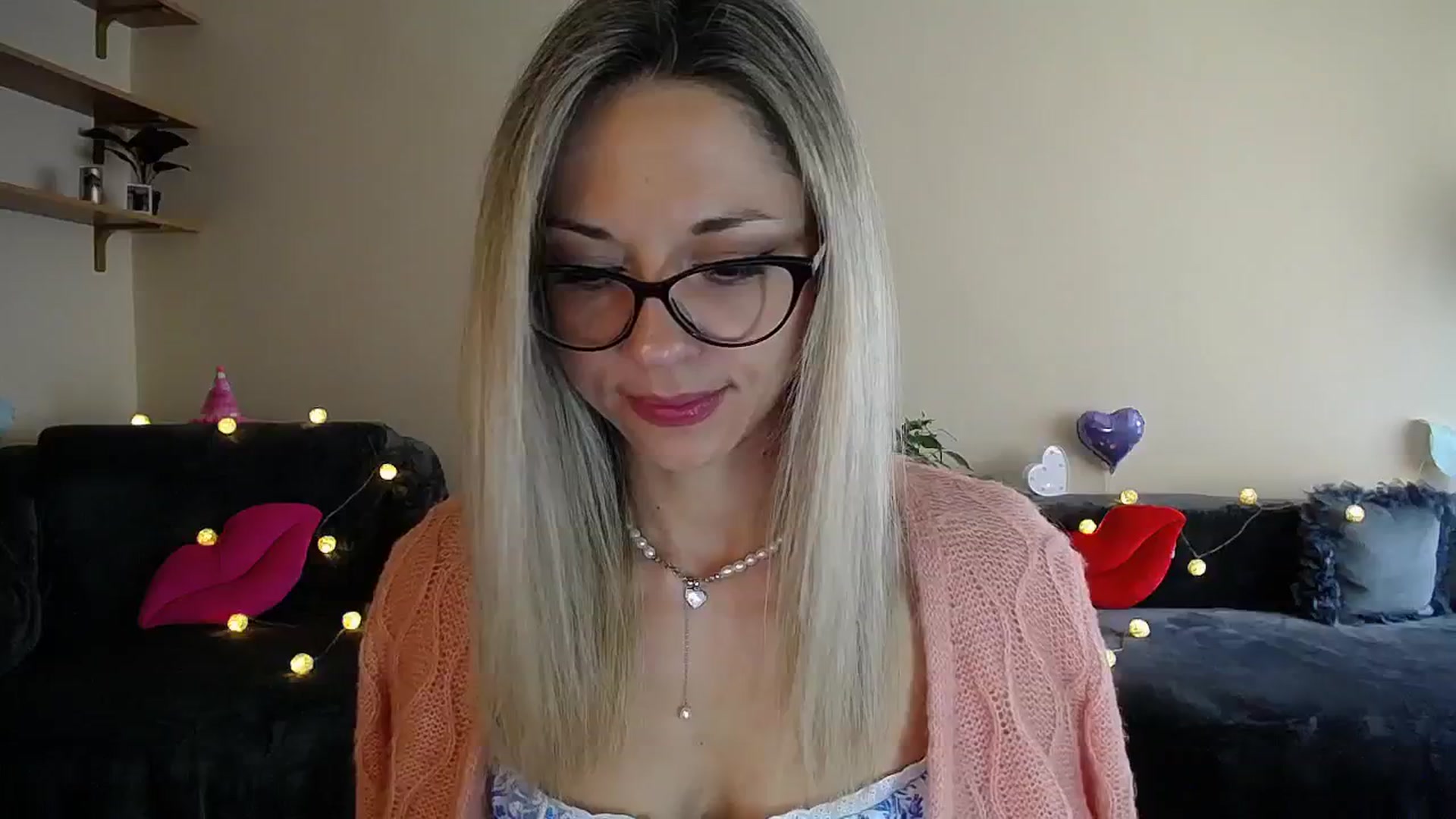 Gallery image thumbnail from Sunshine_alis's myfreecams stream on, 06/28/2025, 14:59 image 4 of 20