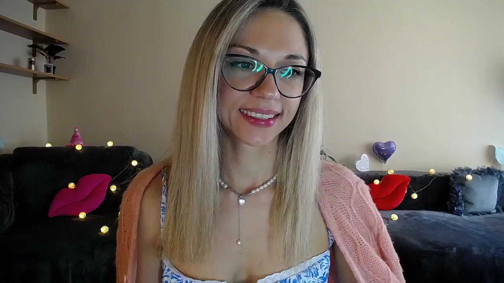 Gallery image thumbnail from Sunshine_alis's myfreecams stream on, 06/28/2025, 14:59 image 2 of 20